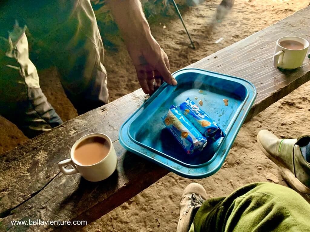 印度 India 喀什米爾 Kashmir 大湖健行 Great lake trekking 非常在地又便宜的奶茶與餅乾組