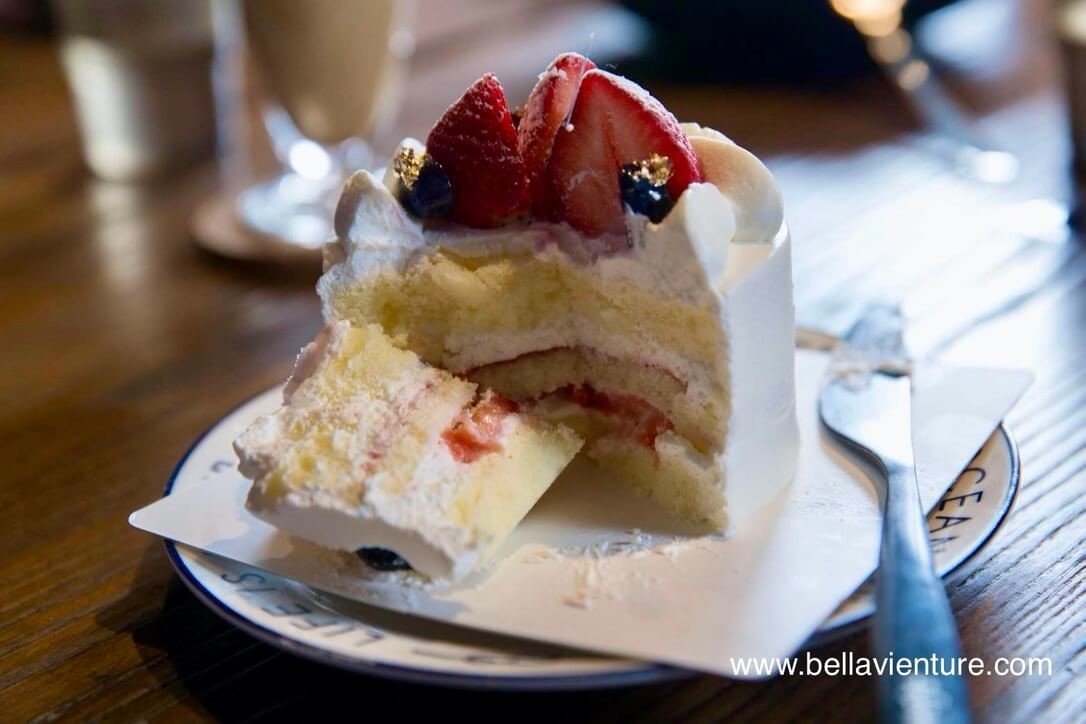 觸及真心深夜塔羅咖啡廳 甜典16號 聯名甜點 草莓秀朵蛋糕