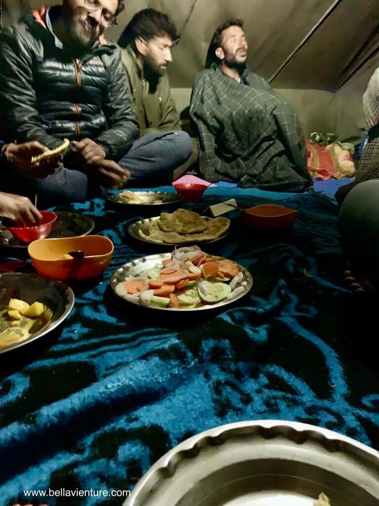 印度 india 喀什米爾 kashmir 於帳篷中的晚餐